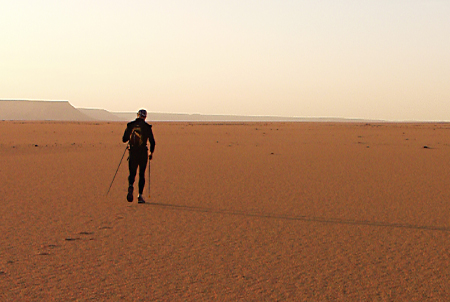 Stefano Miglietti, nel deserto Gilf el Kebir, 2006 - photo by NikBarte