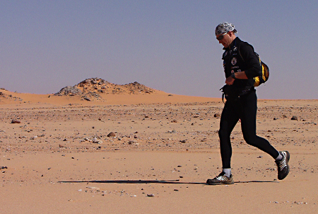 Stefano Miglietti, nel deserto Gilf el Kebir, 2006 - photo by NikBarte