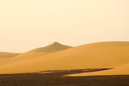 Stefano Miglietti, nel deserto del Kharafish 2008 - photo by NikBarte