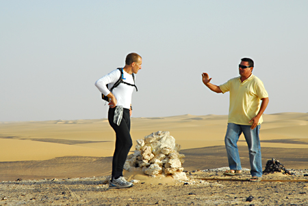 Stefano Miglietti, nel deserto del Kharafish 2008 - photo by NikBarte