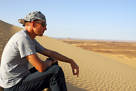 Stefano Miglietti, nel deserto del Kharafish 2008 - photo by NikBarte