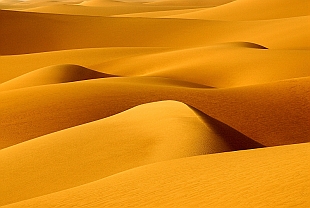Stefano Miglietti attraversa il Kharafish Desert - photo Nikbarte